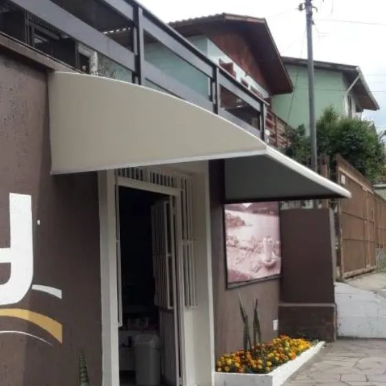 Cobertura de Lona em Valinhos SP — Cobertura em área de piscina