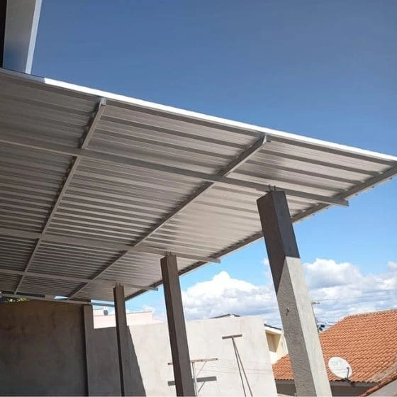Cobertura de Telha Metálica Simples em Valinhos SP — Instalação em fachada comercial