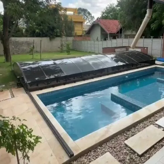 Cobertura Retrátil para Piscina em Valinhos SP — Cobertura em área de piscina
