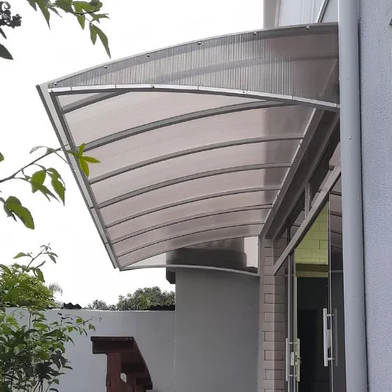 Toldo Policarbonato Alveolar em Valinhos SP — Instalação em área gourmet com churrasqueira